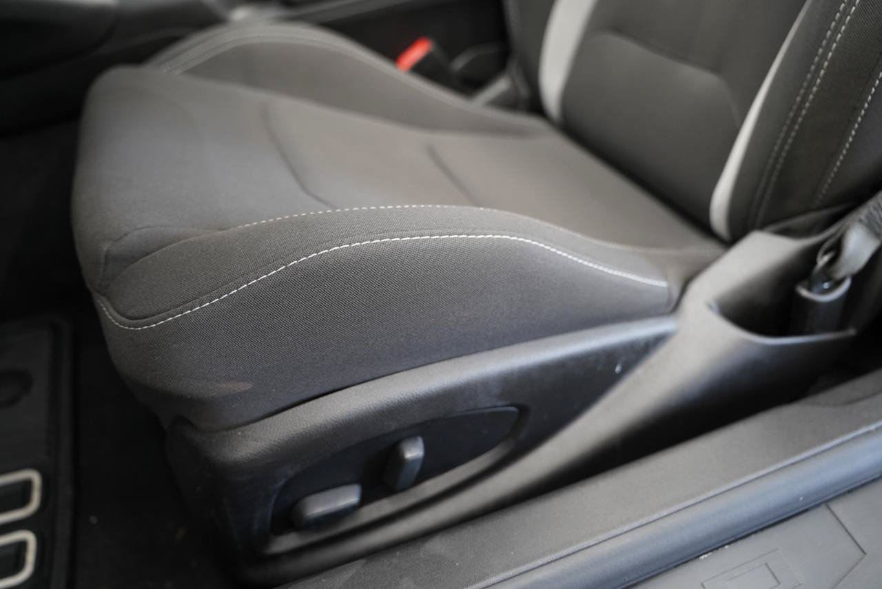 Used 2021 Chevrolet Camaro LT RWD image 29
