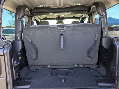 Used 2024 Jeep Wrangler Sport S image 28