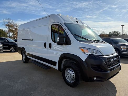 New 2025 RAM ProMaster 3500 w/ Convenience Group image 3