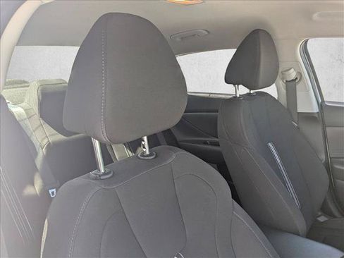 Used 2024 Hyundai Elantra Blue FWD image 18