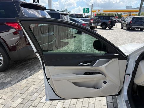 Used 2022 Cadillac CT4 Premium Luxury RWD image 28