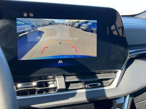 Used 2025 Chevrolet Equinox LT image 17