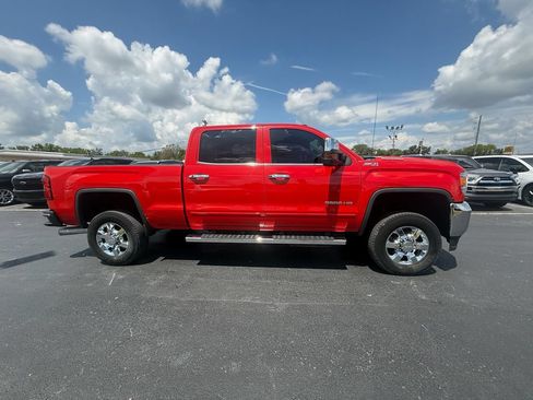 Used 2018 GMC Sierra 3500 SLE w/ SLE Preferred Package AWD/4WD image 2