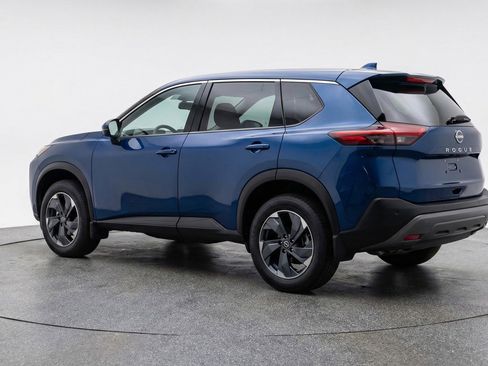 Used 2025 Nissan Rogue SV FWD image 6