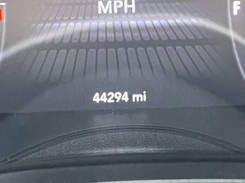 Used 2021 Dodge Challenger SXT w/ Blacktop Package image 15