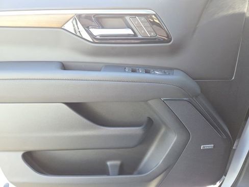 New 2026 Chevrolet Suburban High Country AWD/4WD image 39