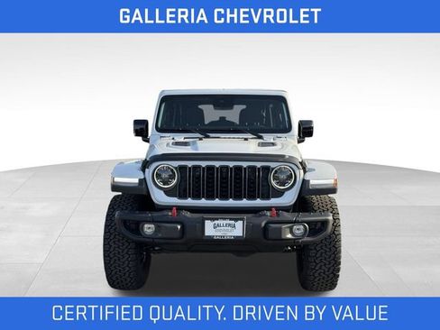 Used 2024 Jeep Wrangler Unlimited Rubicon AWD/4WD image 3