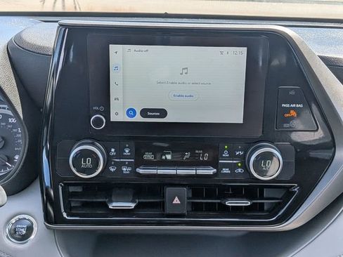 Used 2023 Toyota Highlander L FWD image 18