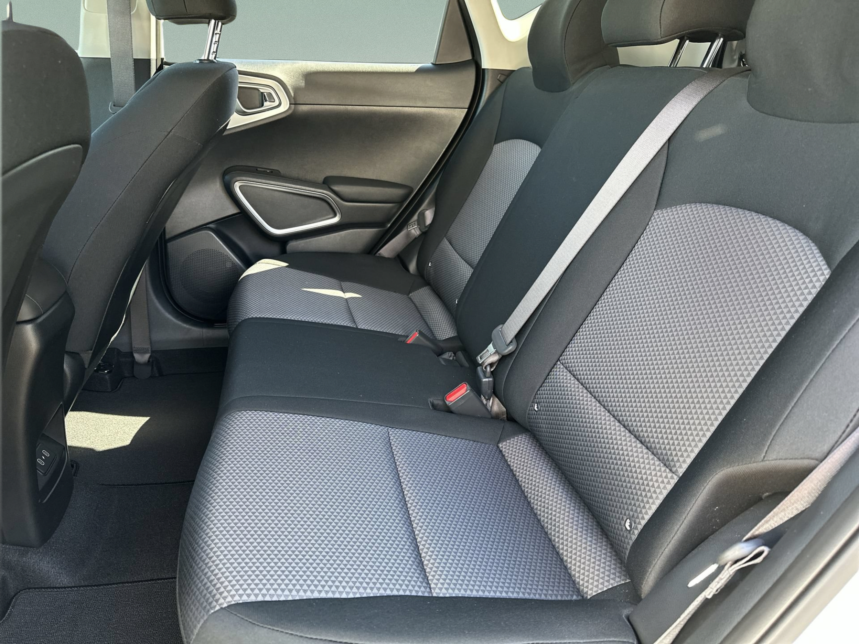 Used 2024 Kia Soul S FWD image 23