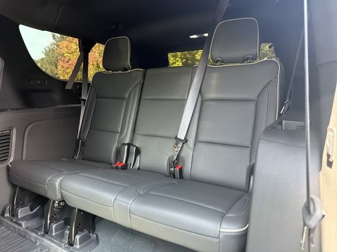 Used 2026 GMC Yukon XL Elevation w/ Elevation Premium Package AWD/4WD image 9