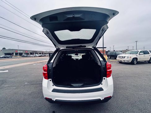 Used 2017 Chevrolet Equinox LT w/ Convenience Package image 29