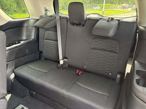 Used 2025 Nissan Pathfinder SV FWD image 15