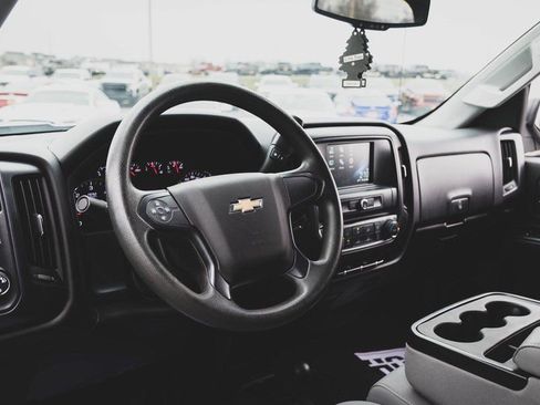 Used 2018 Chevrolet Silverado 1500 Custom w/ Custom Value Package image 2