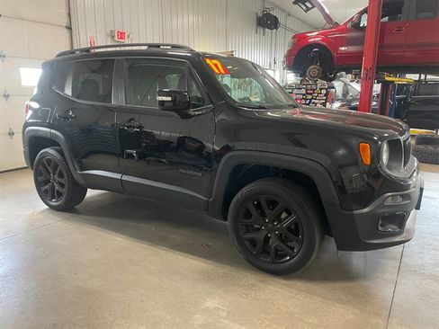 Used 2017 Jeep Renegade Altitude AWD/4WD image 5