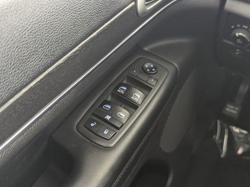 Used 2018 Jeep Grand Cherokee Limited AWD/4WD image 18