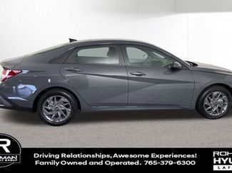 Used 2024 Hyundai Elantra SEL video 2