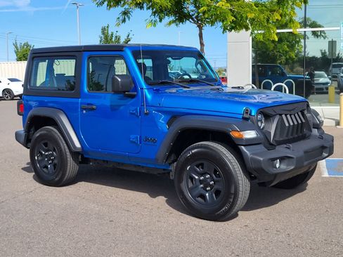 Used 2022 Jeep Wrangler Sport AWD/4WD image 3