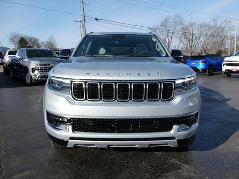 Used 2024 Jeep Wagoneer Series II w/ Premium Group I image 9