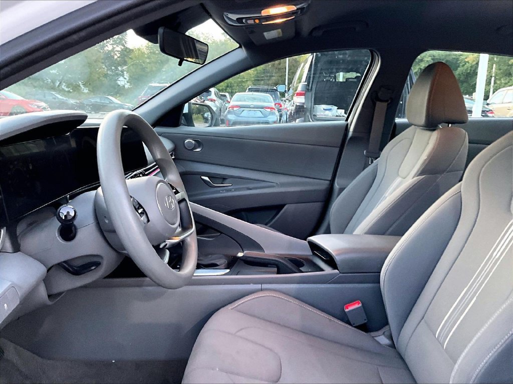 Used 2024 Hyundai Elantra SEL FWD image 4