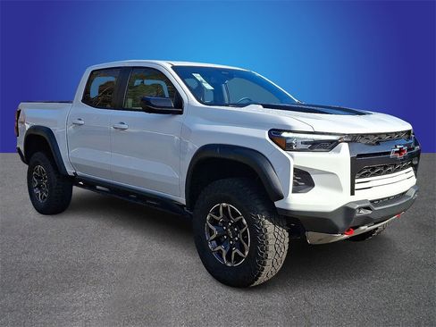 Used 2023 Chevrolet Colorado ZR2 w/ ZR2 Convenience Package III image 3