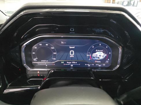 Used 2023 GMC Sierra 1500 SLT w/ X31 Off-Road Package AWD/4WD image 18