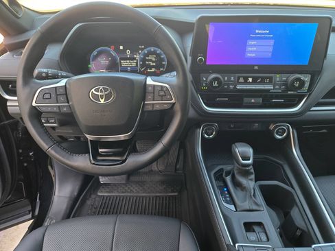 Used 2026 Toyota Grand Highlander AWD Hybrid image 10