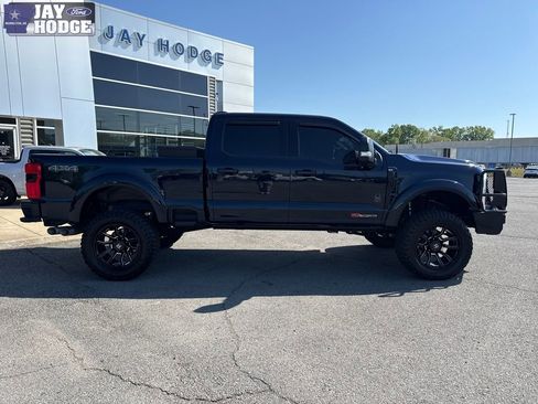 Used 2025 Ford F250 XLT w/ Black Appearance Package image 8