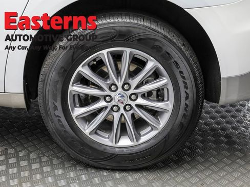 Used 2024 Buick Enclave Premium image 8