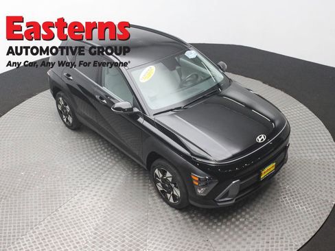 Used 2024 Hyundai Kona SEL image 3