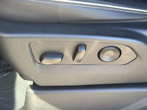 Used 2023 GMC Yukon SLT w/ Max Trailering Package image 27