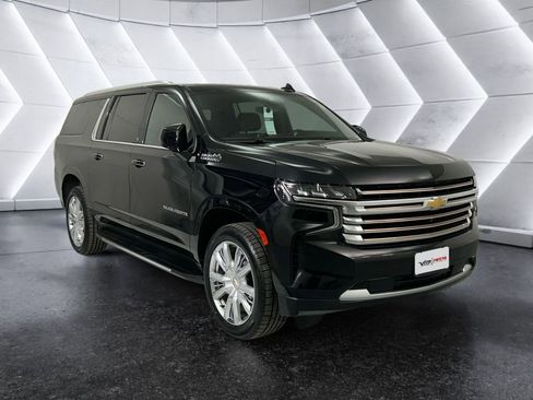 Used 2023 Chevrolet Suburban High Country image 1