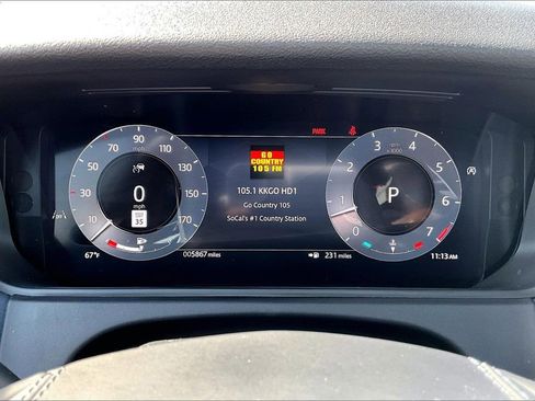 Used 2025 Land Rover Range Rover Velar Dynamic SE image 13