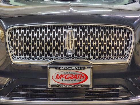 Used 2022 Lincoln Nautilus Standard image 14