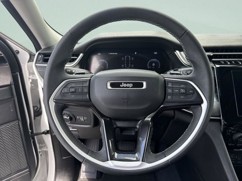 Used 2023 Jeep Grand Cherokee L Laredo AWD/4WD image 13