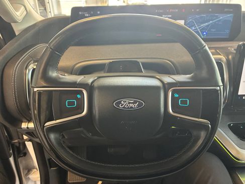 Used 2025 Ford Expedition Platinum AWD/4WD image 25