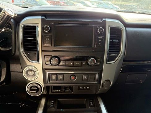 Used 2019 Nissan Titan SV w/ SV Convenience Package AWD/4WD image 24