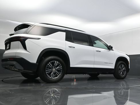New 2026 Chevrolet Traverse LT w/ Driver Confidence Package FWD image 41