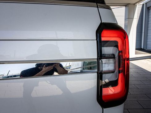 Used 2024 Ford Expedition Limited RWD image 16