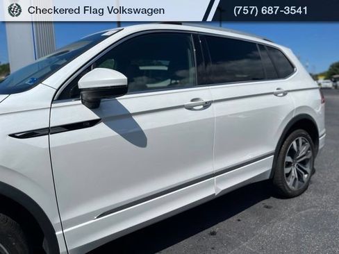 Used 2022 Volkswagen Tiguan SEL R-Line AWD/4WD image 3