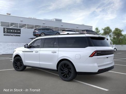 New 2026 Lincoln Navigator L Reserve AWD/4WD image 4