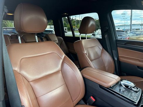 Used 2019 Mercedes-Benz GLS 450 4MATIC image 35