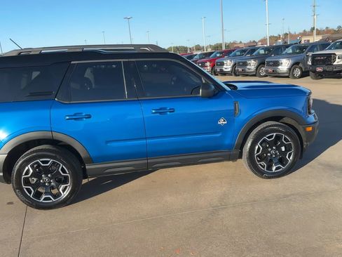 Used 2025 Ford Bronco Sport Outer Banks image 2