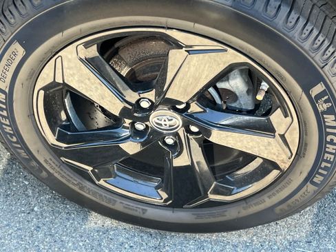Used 2019 Toyota RAV4 XSE AWD/4WD image 22