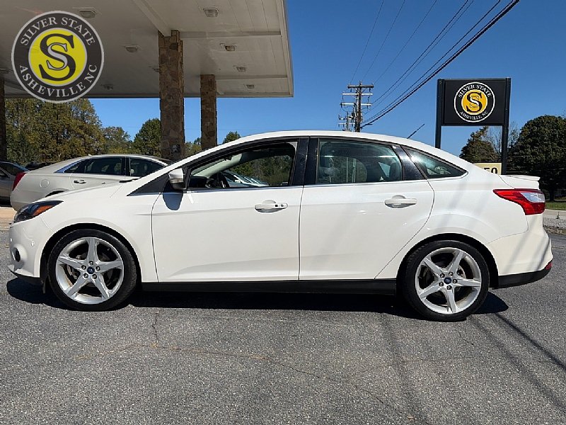 Used 2013 Ford Focus Titanium w/ Titanium Handling Pkg FWD image 3