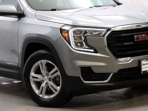 Used 2024 GMC Terrain SLE AWD/4WD image 4