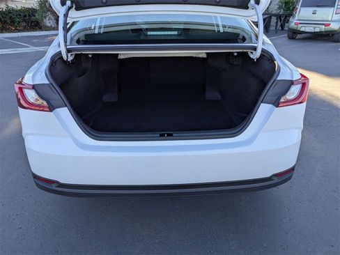 Used 2025 Toyota Camry LE image 30