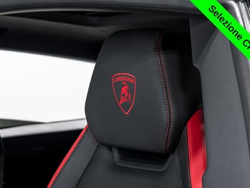 Used 2023 Lamborghini Urus Performante AWD/4WD image 21