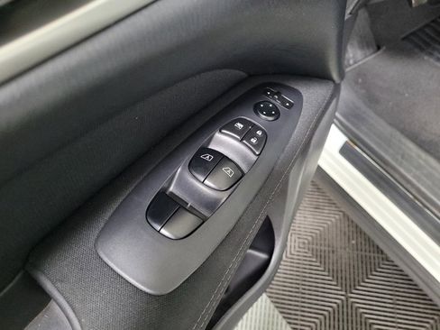 Used 2017 Nissan Pathfinder SV AWD/4WD image 27