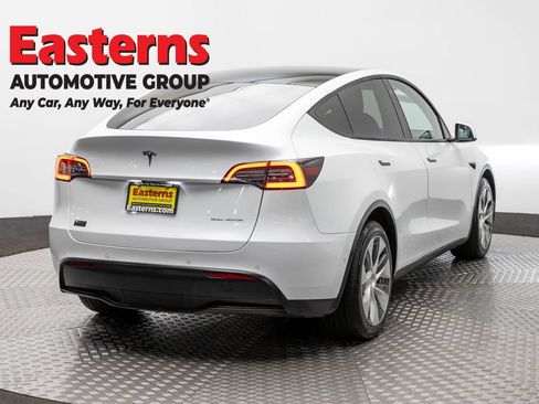Used 2021 Tesla Model Y Long Range AWD/4WD image 5