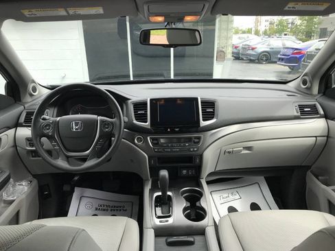 Used 2017 Honda Ridgeline RTL-T image 11
